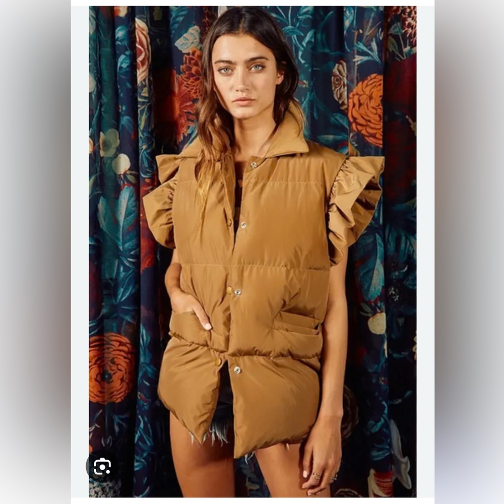Bucket List Ruffle Sleeve Puffer Vest Gold Tan Quilted Statement Vest Sz S - Picture 2 of 12
